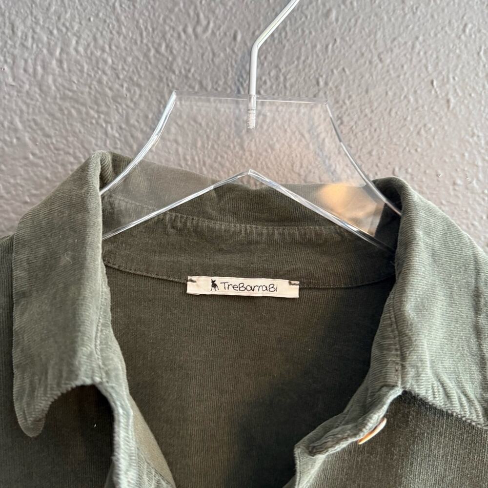Trebarrabi Green Velvet Button Down W/ Asymmetrical Size M - Picture 3 of 7